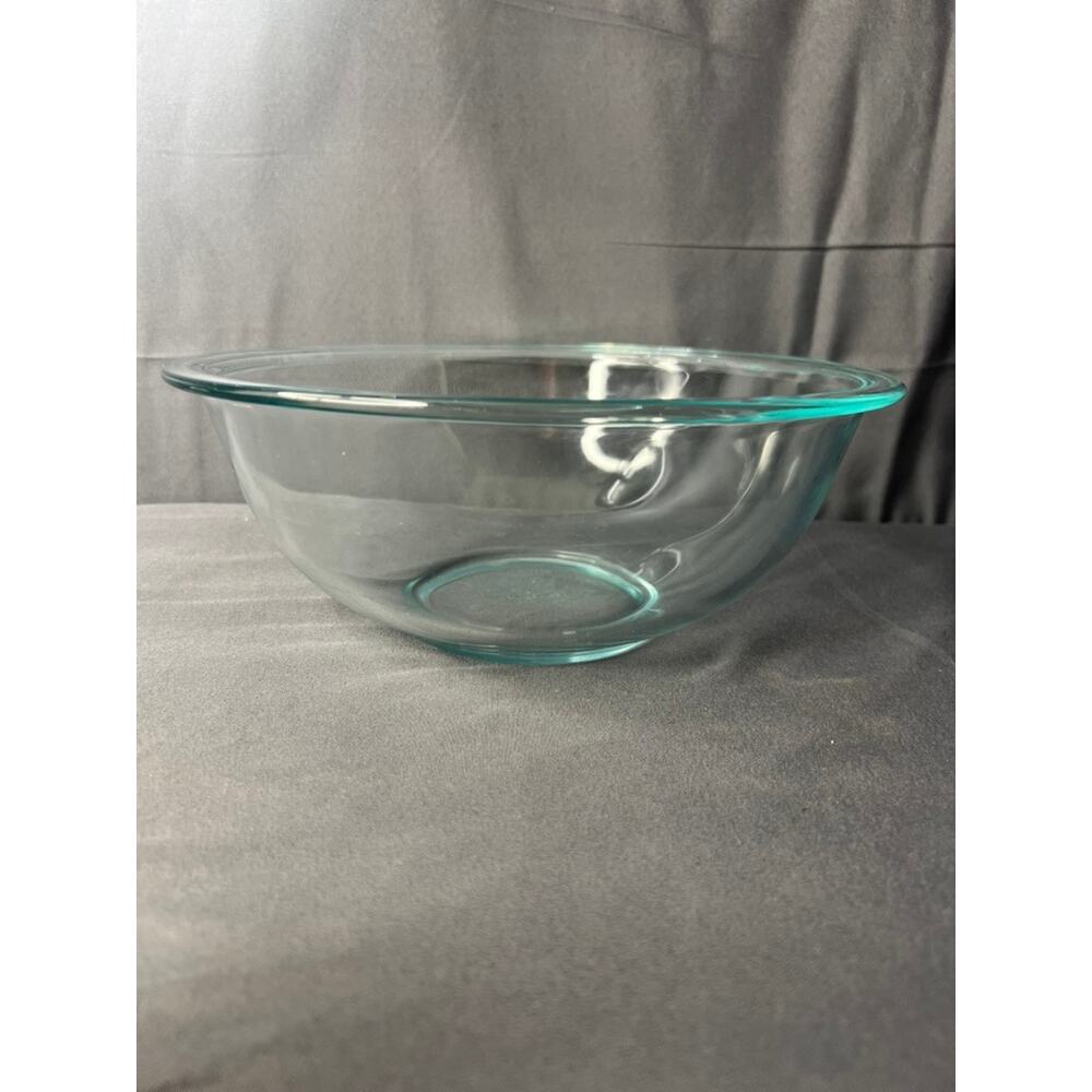 Pyrex Clear Mixing Bowl #325 10"